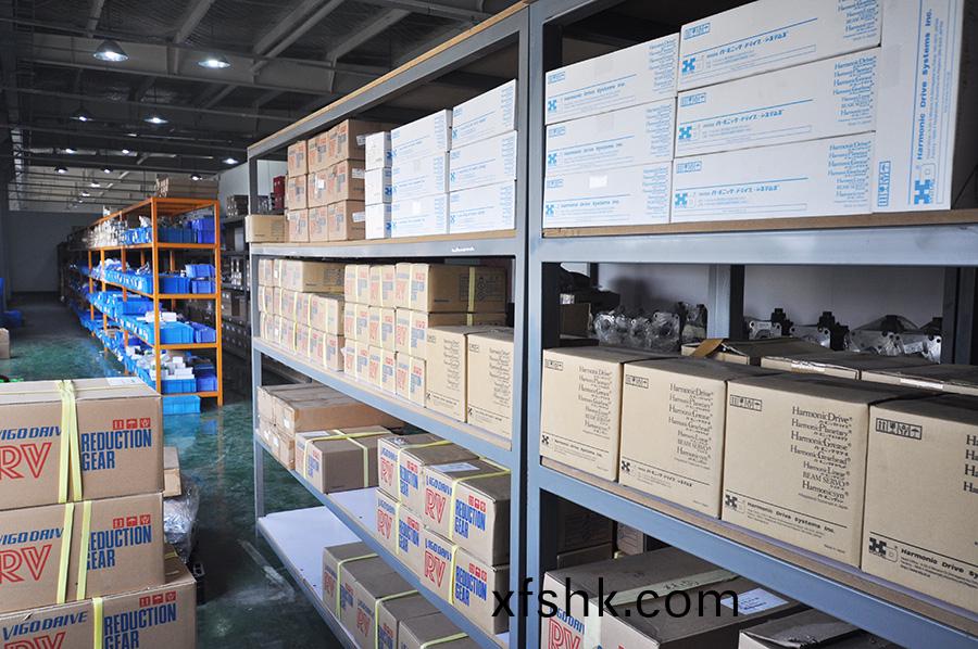 倉(cang)庫一(yi)角